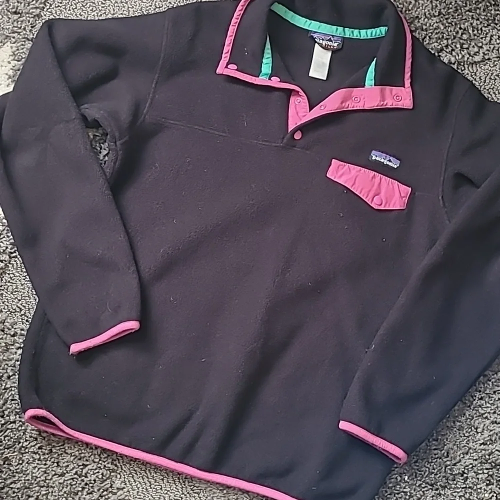 Patagonia large women's synchilla pullover snap black purple 💜 - Picture 4 of 9